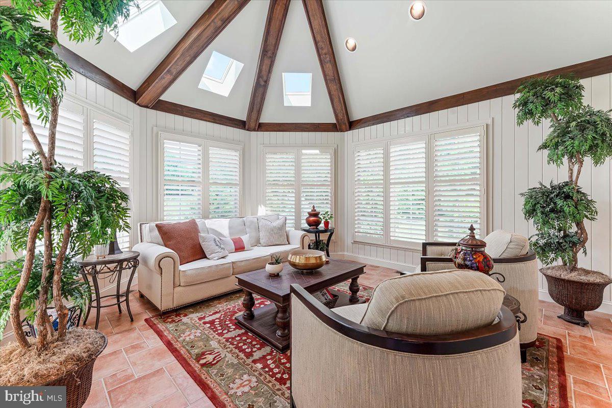 EST AT MILL CREEK - Residential