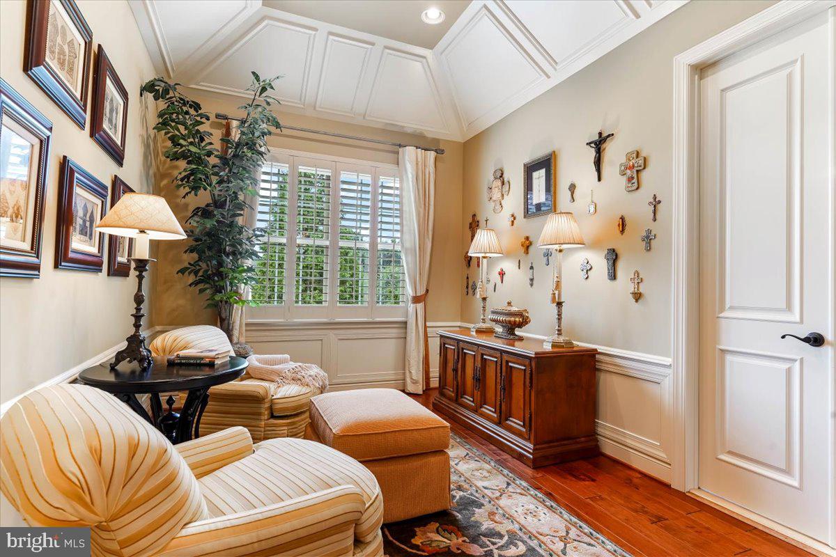 EST AT MILL CREEK - Residential