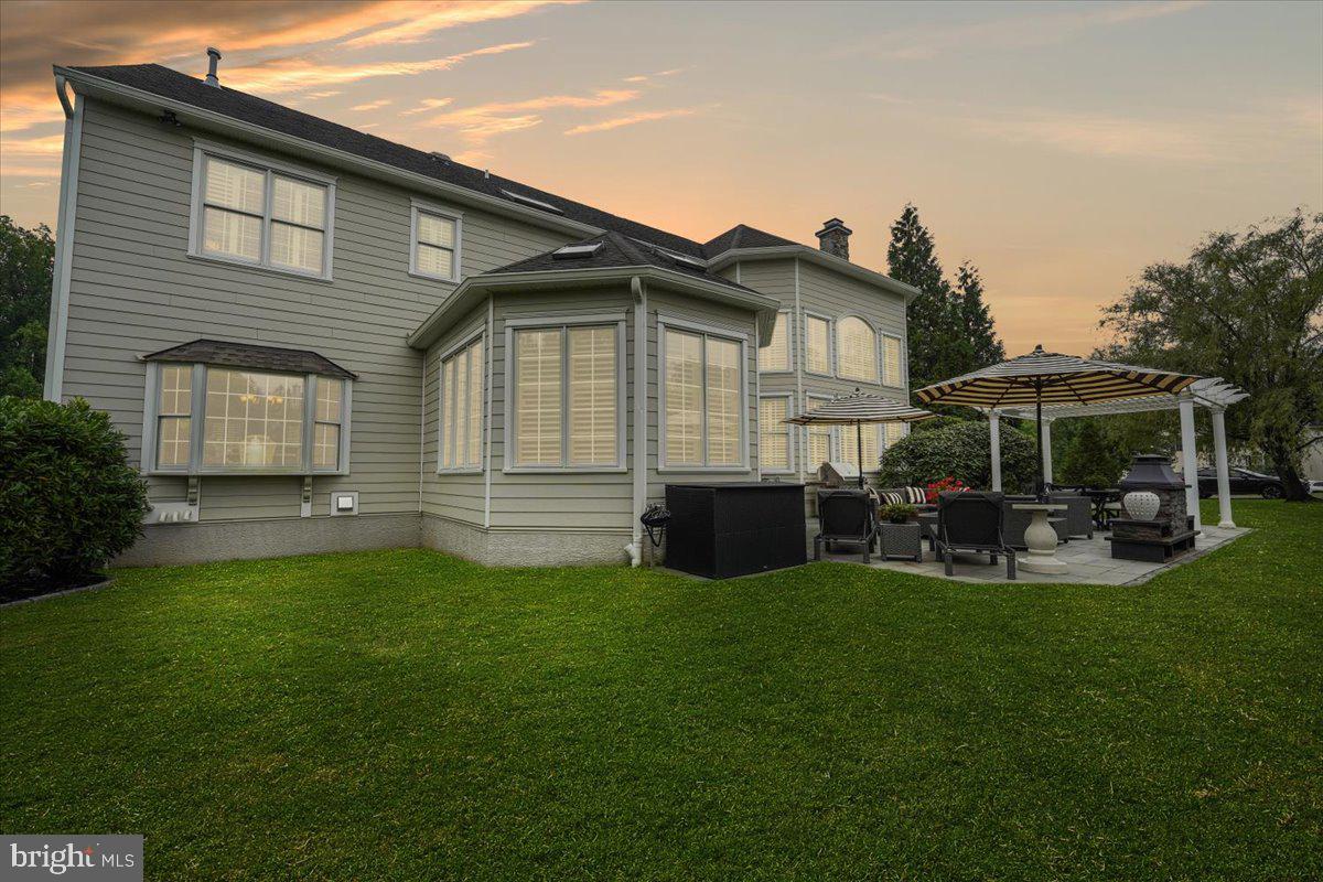 EST AT MILL CREEK - Residential