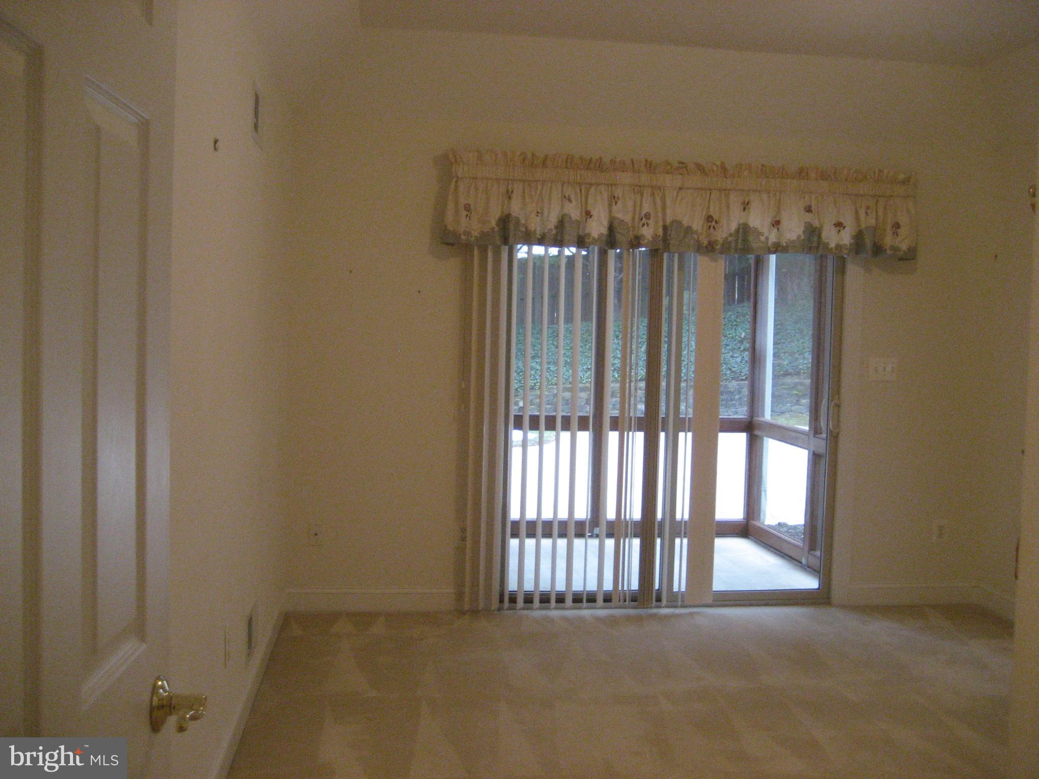 CARRIAGE HOUSE CHASE - Residential Lease