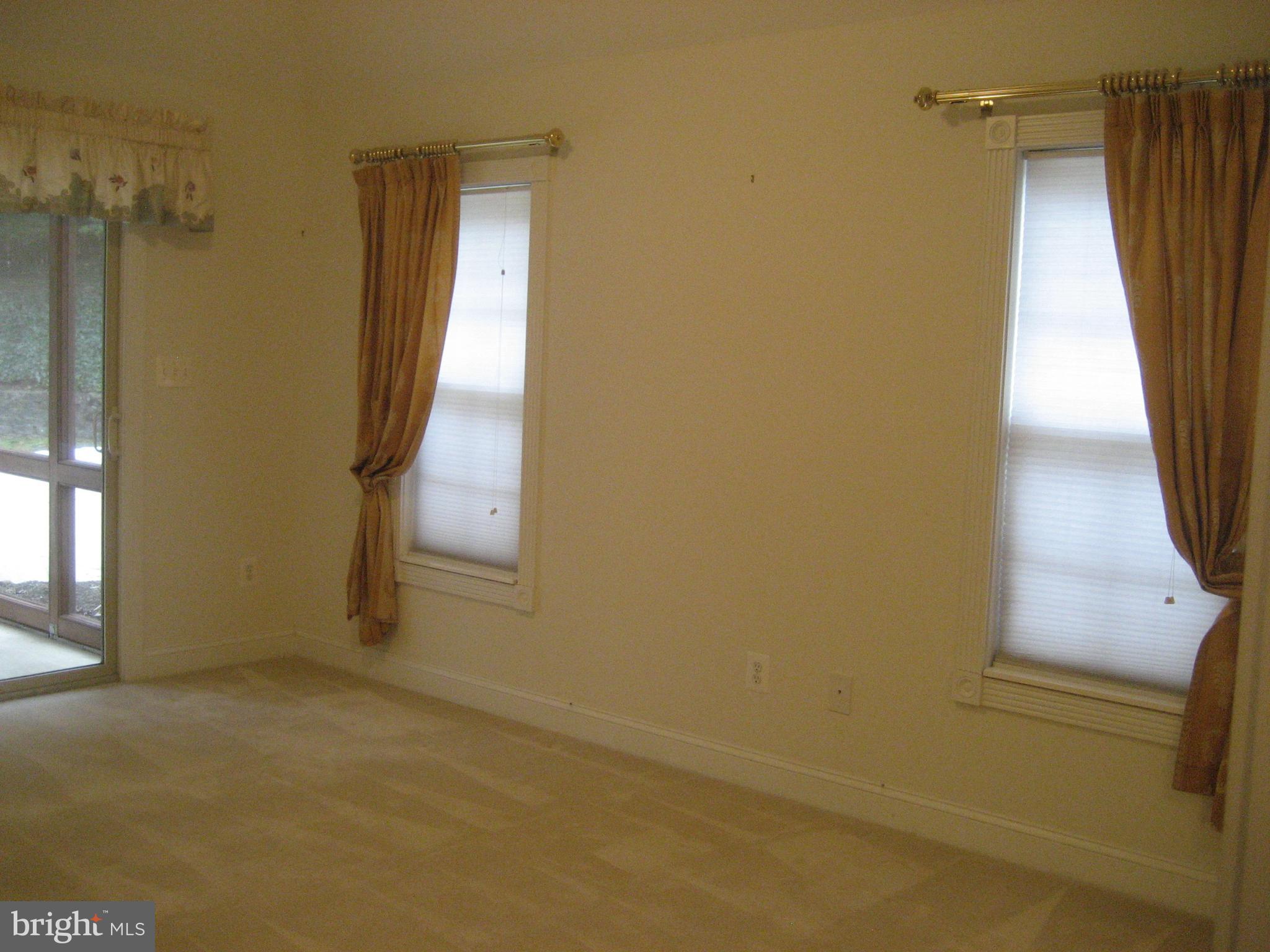 CARRIAGE HOUSE CHASE - Residential Lease