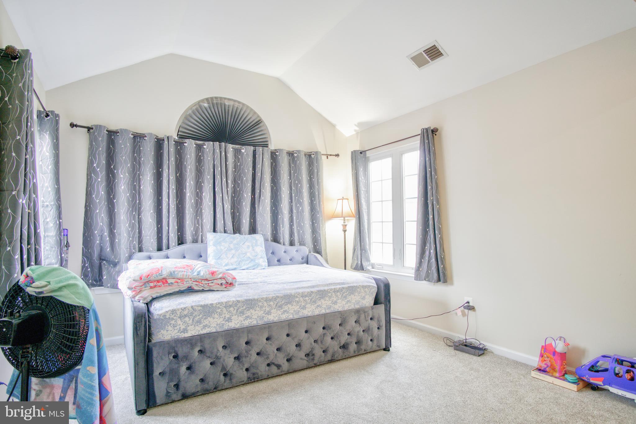 SOUTH RIDING - Residential Lease