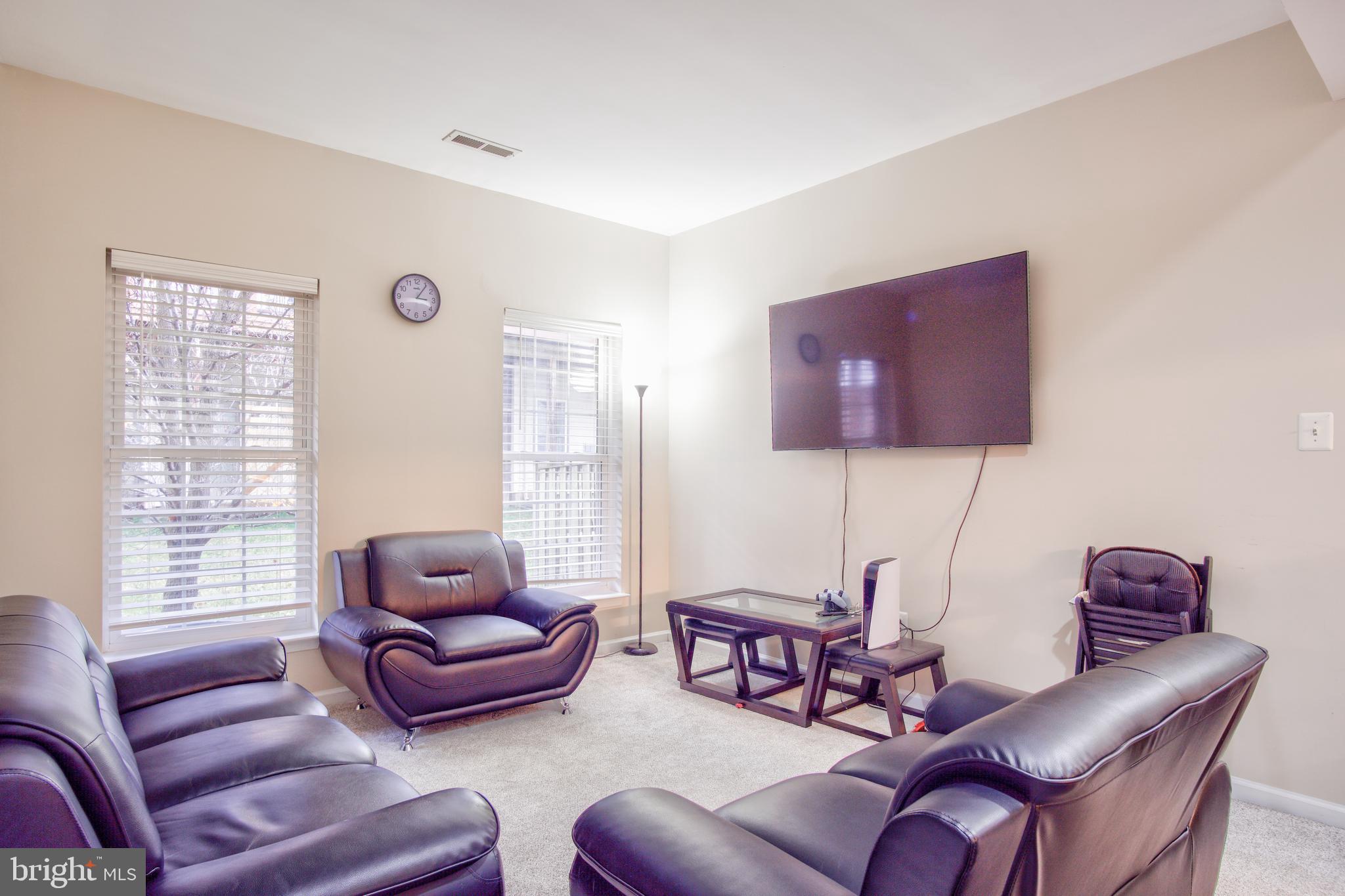 SOUTH RIDING - Residential Lease