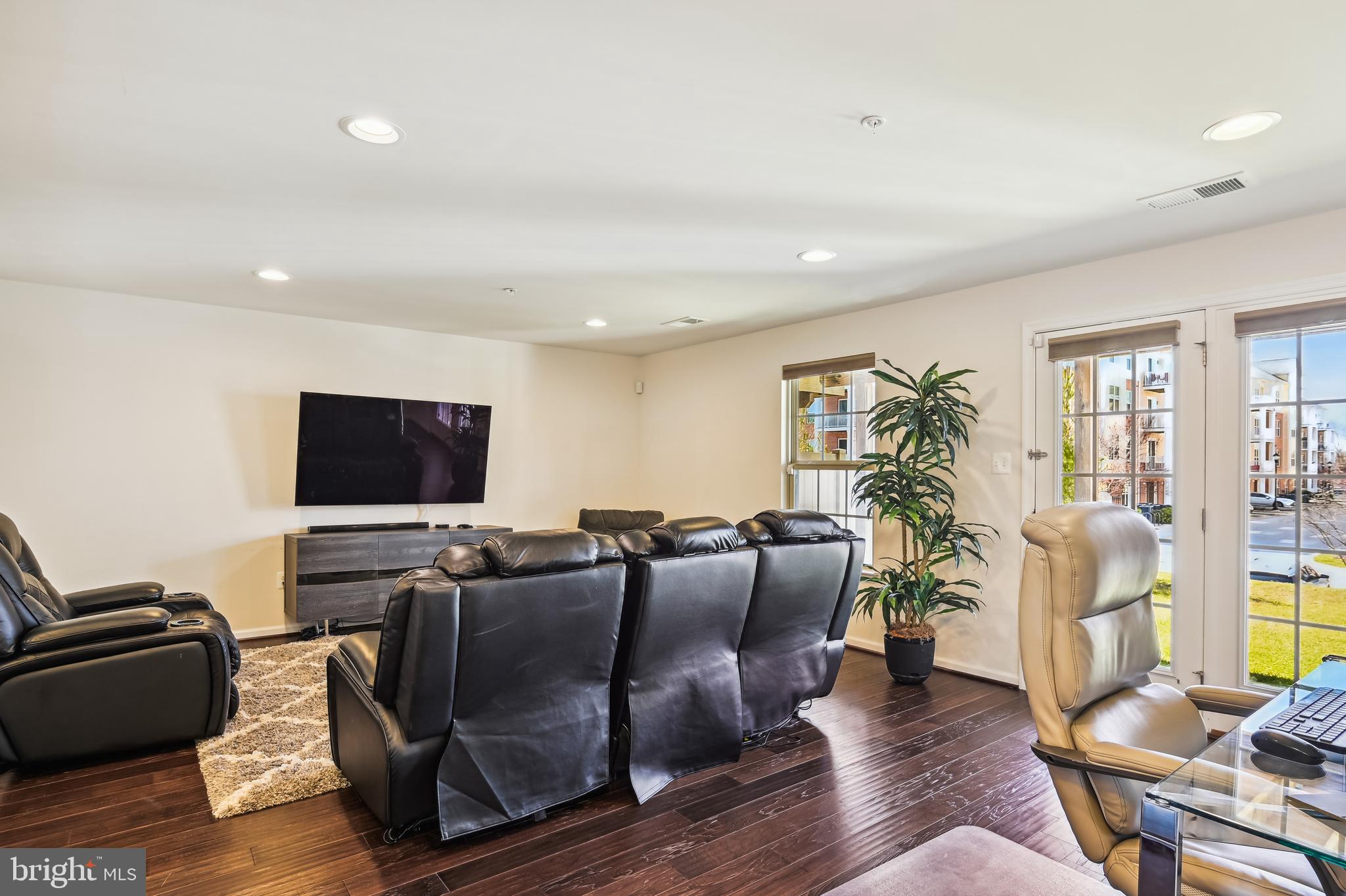 WESTSIDE - Residential