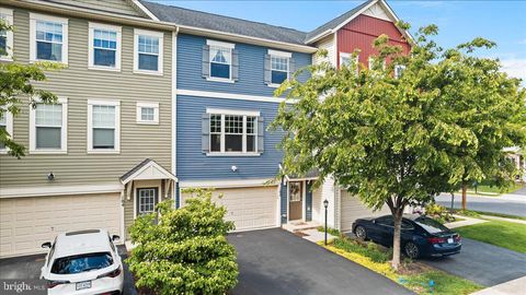 Photo of 102 Rotunda Drive, STEPHENSON, VA 22656 (MLS # VAFV2041318)
