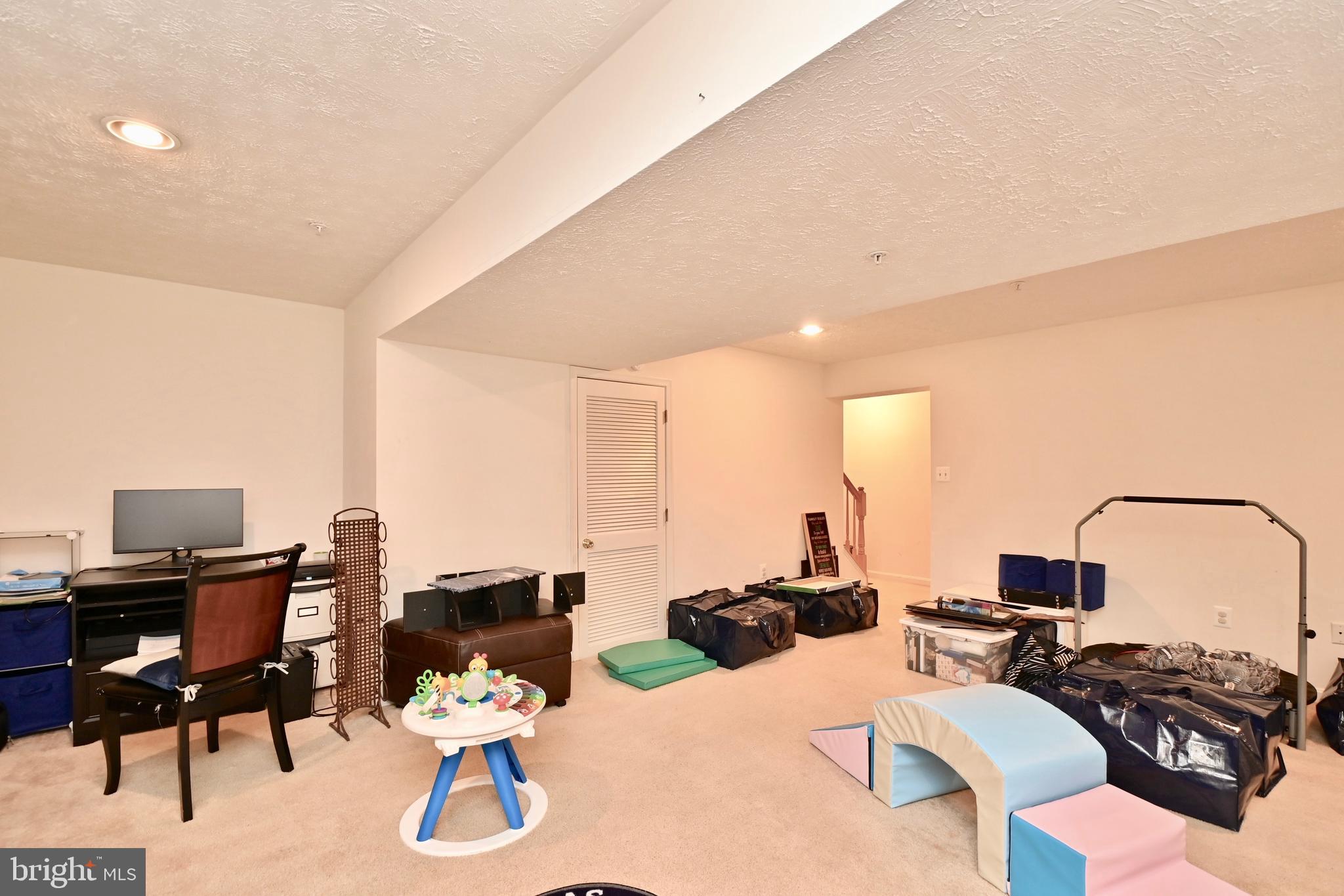 REGENCY MEADOWS - Residential