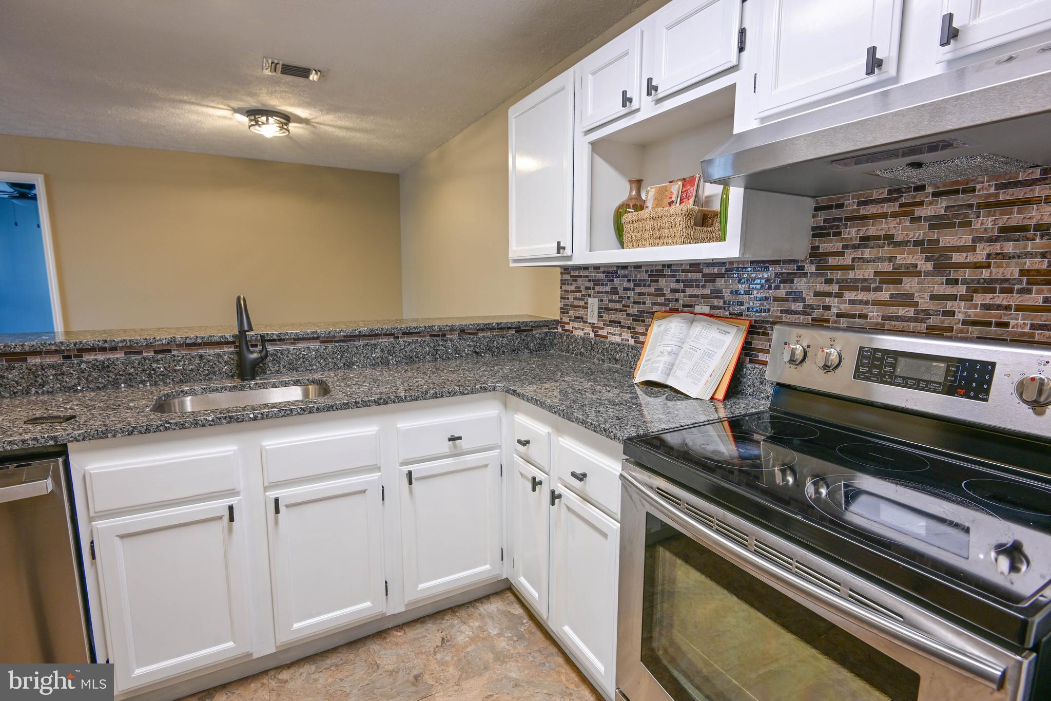 ENGLISH COUNTRY MANOR - Residential