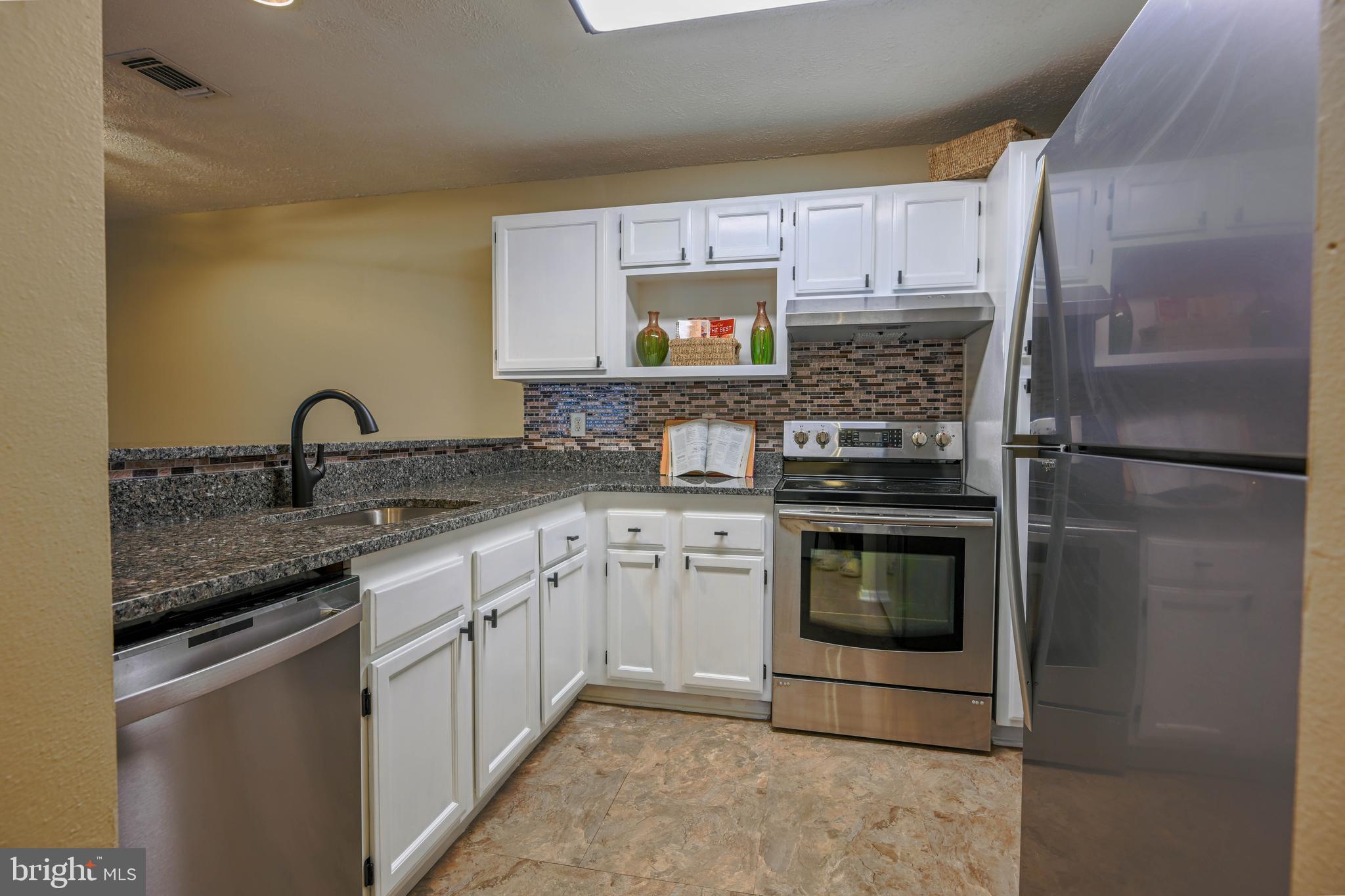 ENGLISH COUNTRY MANOR - Residential