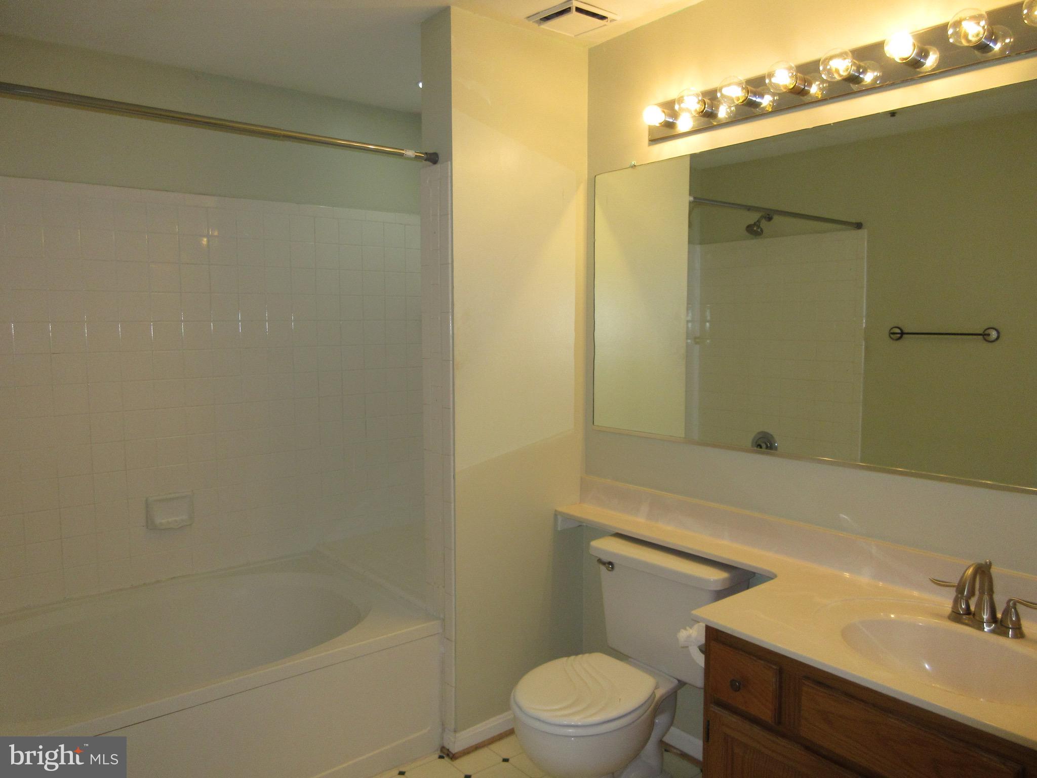 REYNOLDS PROSPECT - Residential Lease