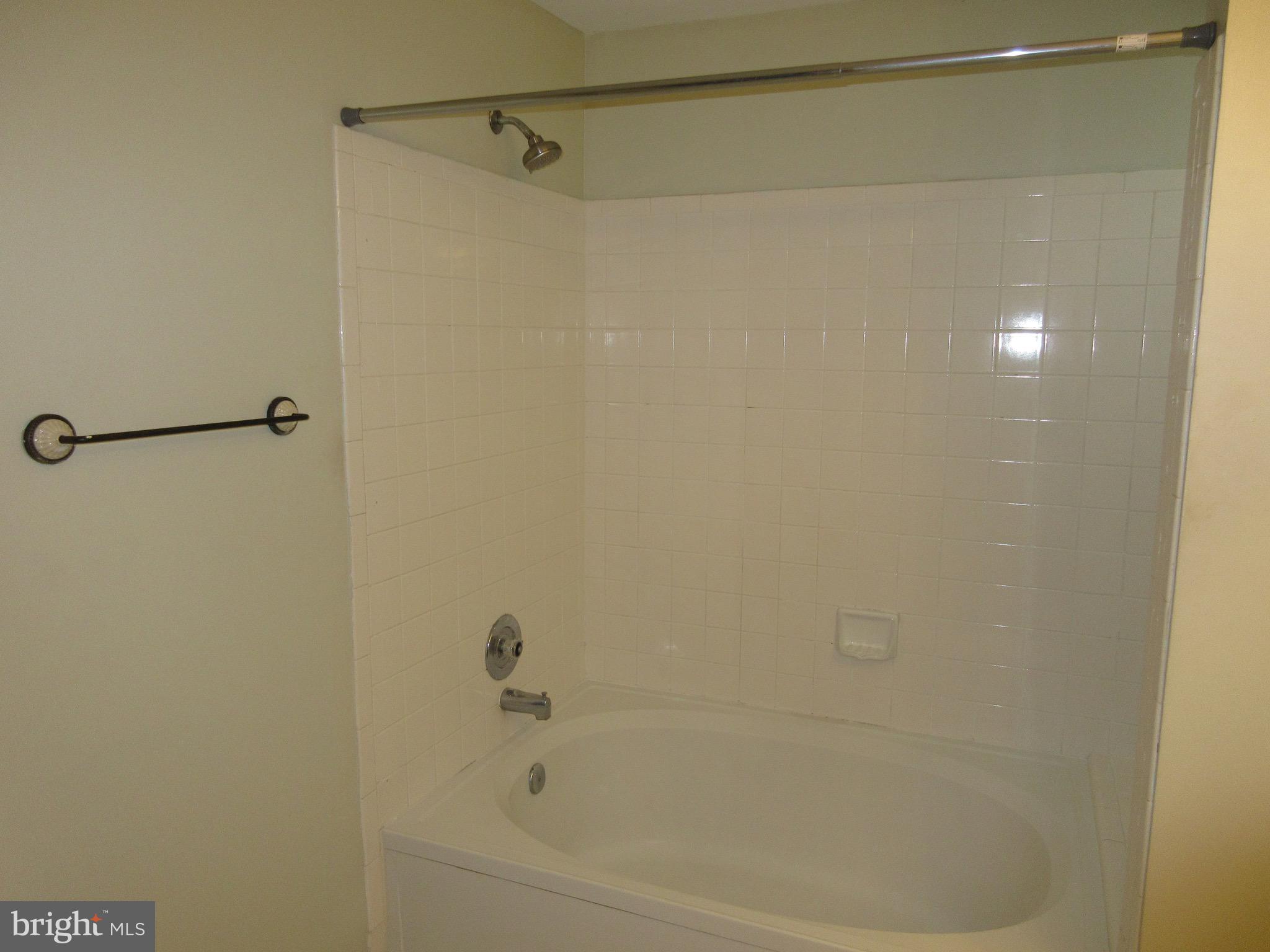 REYNOLDS PROSPECT - Residential Lease