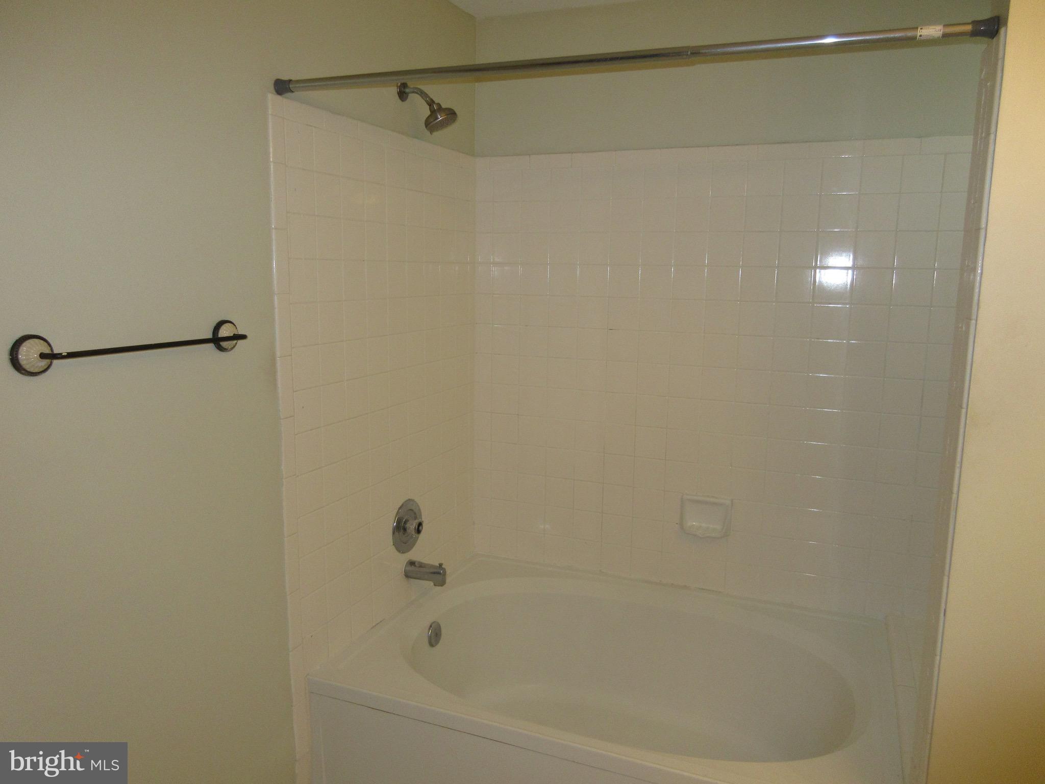 REYNOLDS PROSPECT - Residential Lease