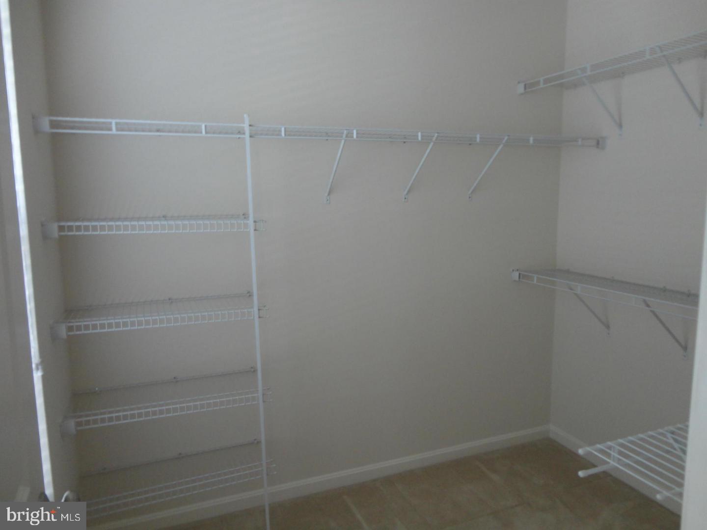 MADISON CRESCENT CONDOMINIUM - Residential Lease