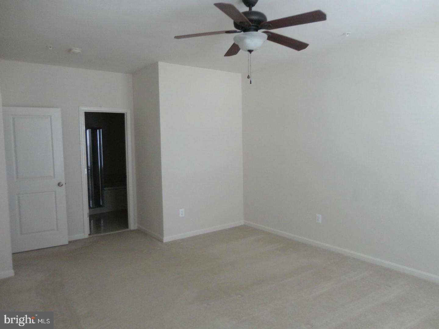 MADISON CRESCENT CONDOMINIUM - Residential Lease