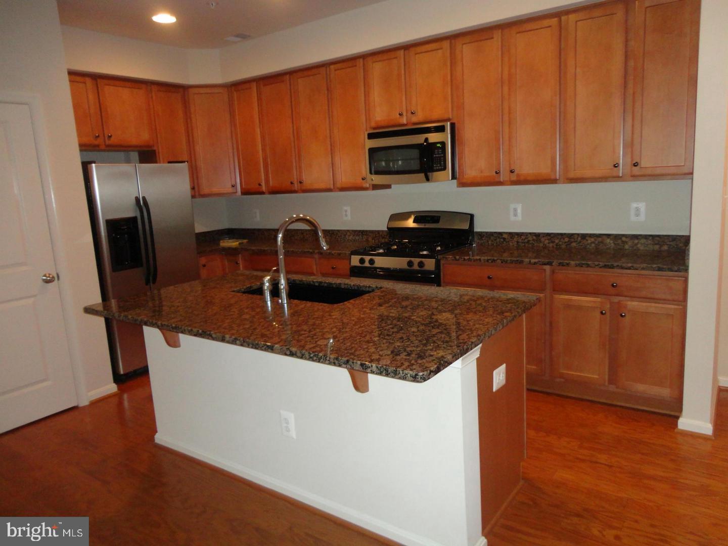 MADISON CRESCENT CONDOMINIUM - Residential Lease