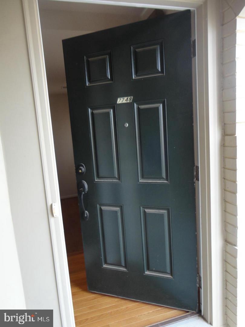 MADISON CRESCENT CONDOMINIUM - Residential Lease