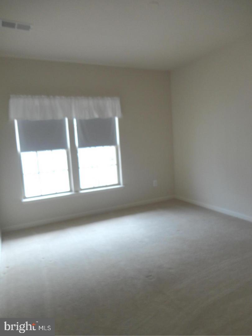 MADISON CRESCENT CONDOMINIUM - Residential Lease