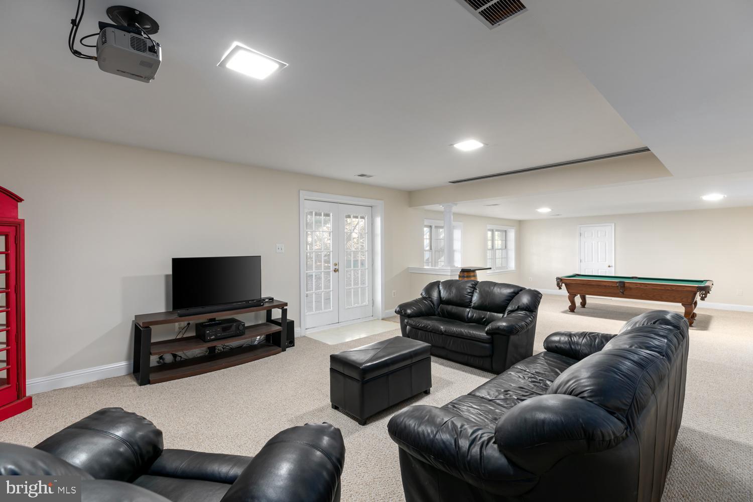 CASCADES ESTATES - Residential