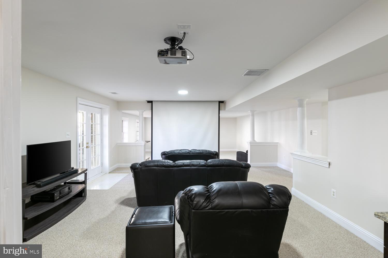 CASCADES ESTATES - Residential