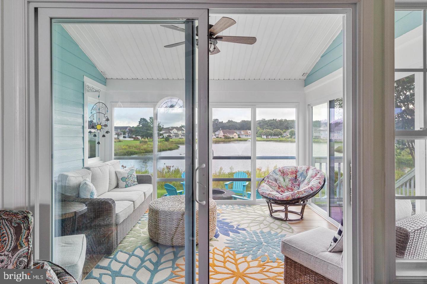 298 LAKESIDE DRIVE