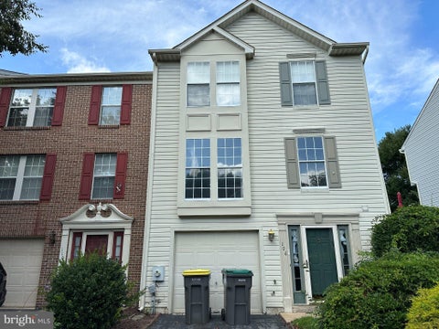 Townhouse For Rent - 108 Steven Lane<br/> WILMINGTON, DE 19808