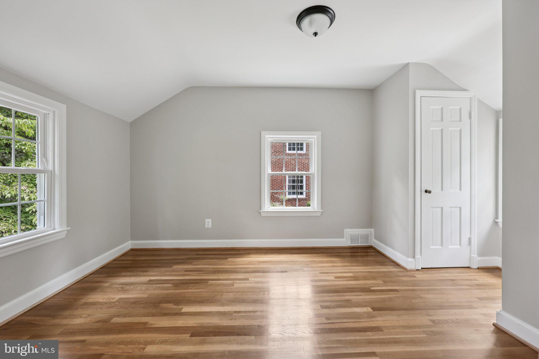 WOODACRES - Residential