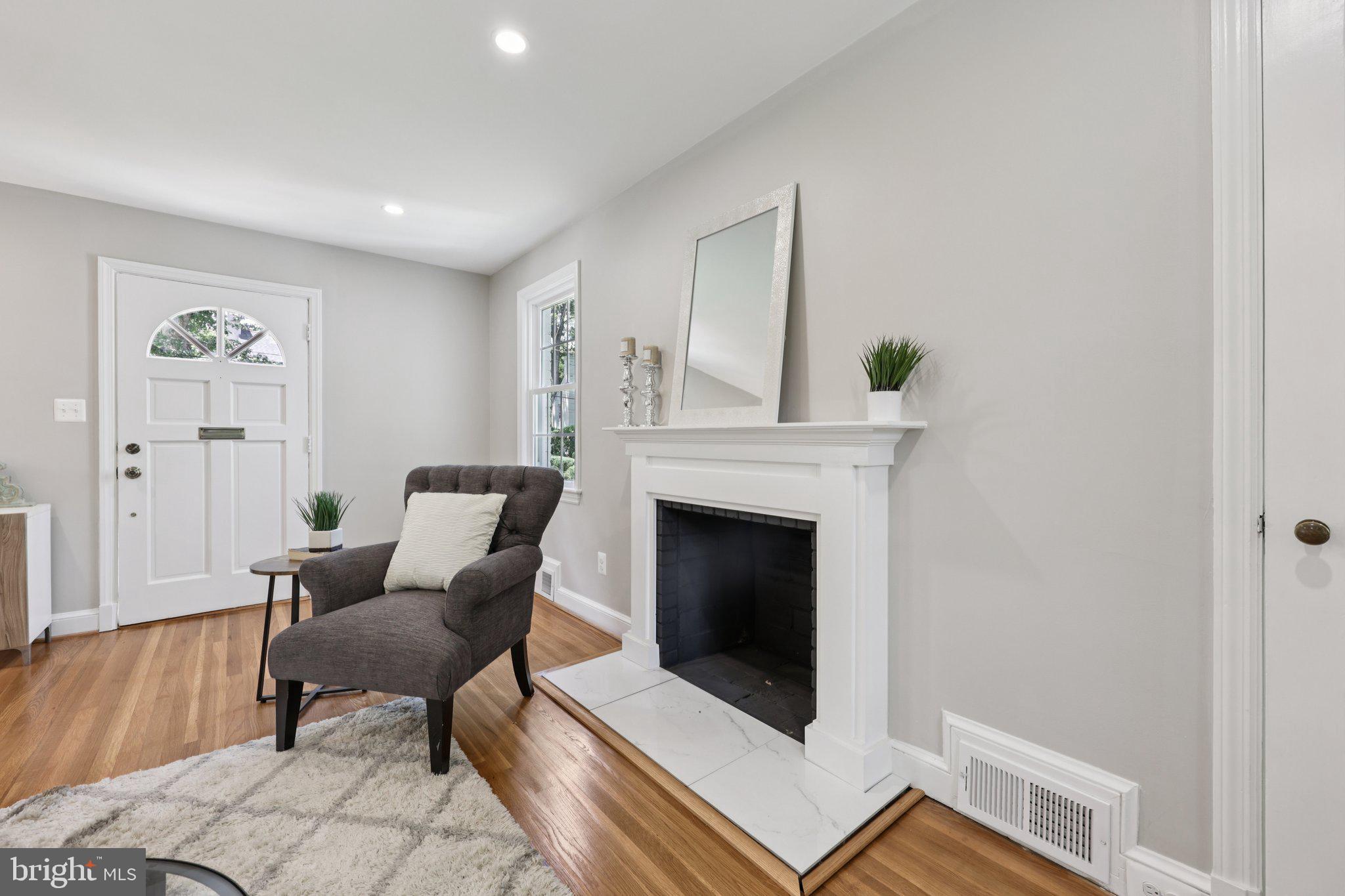 WOODACRES - Residential