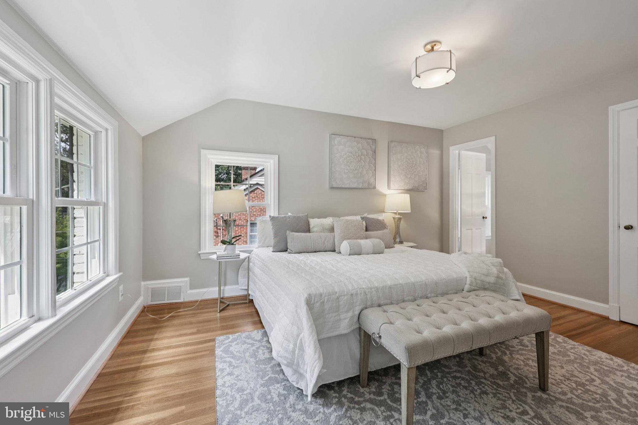 WOODACRES - Residential