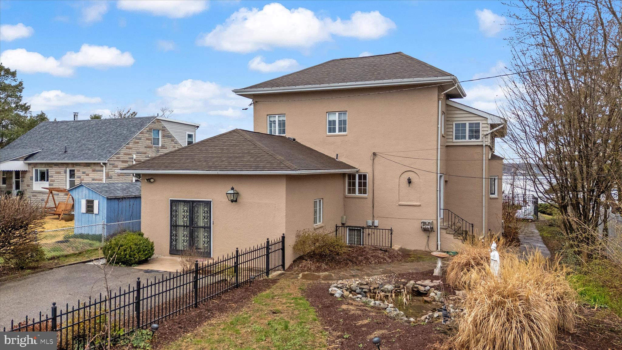 SUNSET BEACH - Residential