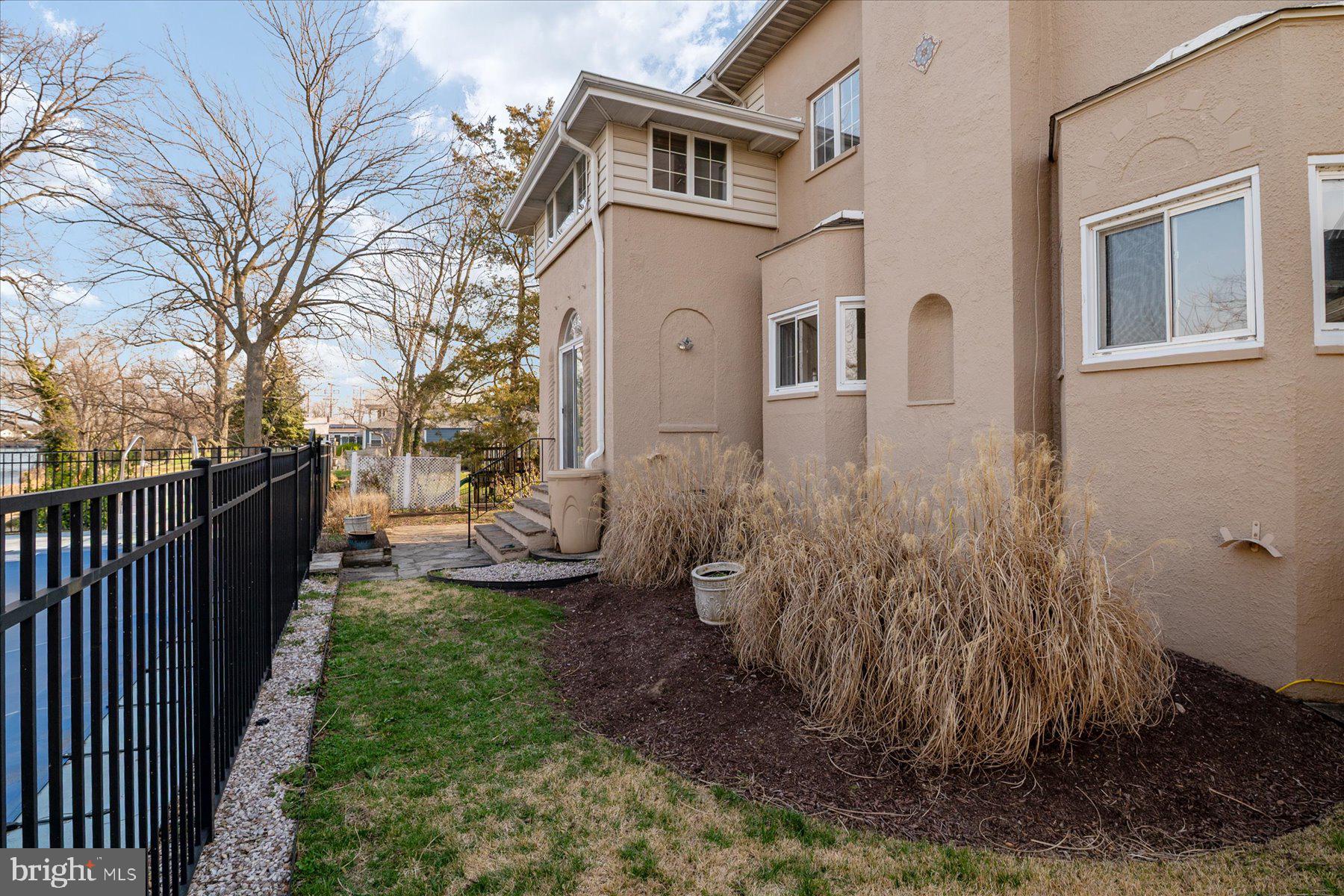 SUNSET BEACH - Residential