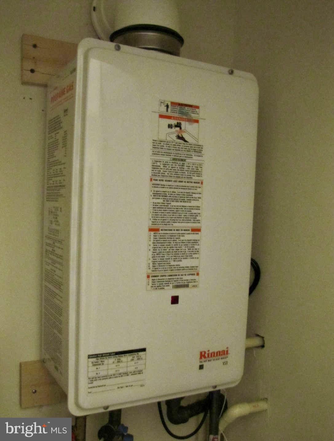 TOWN OF ROUND HILL - Residential Lease