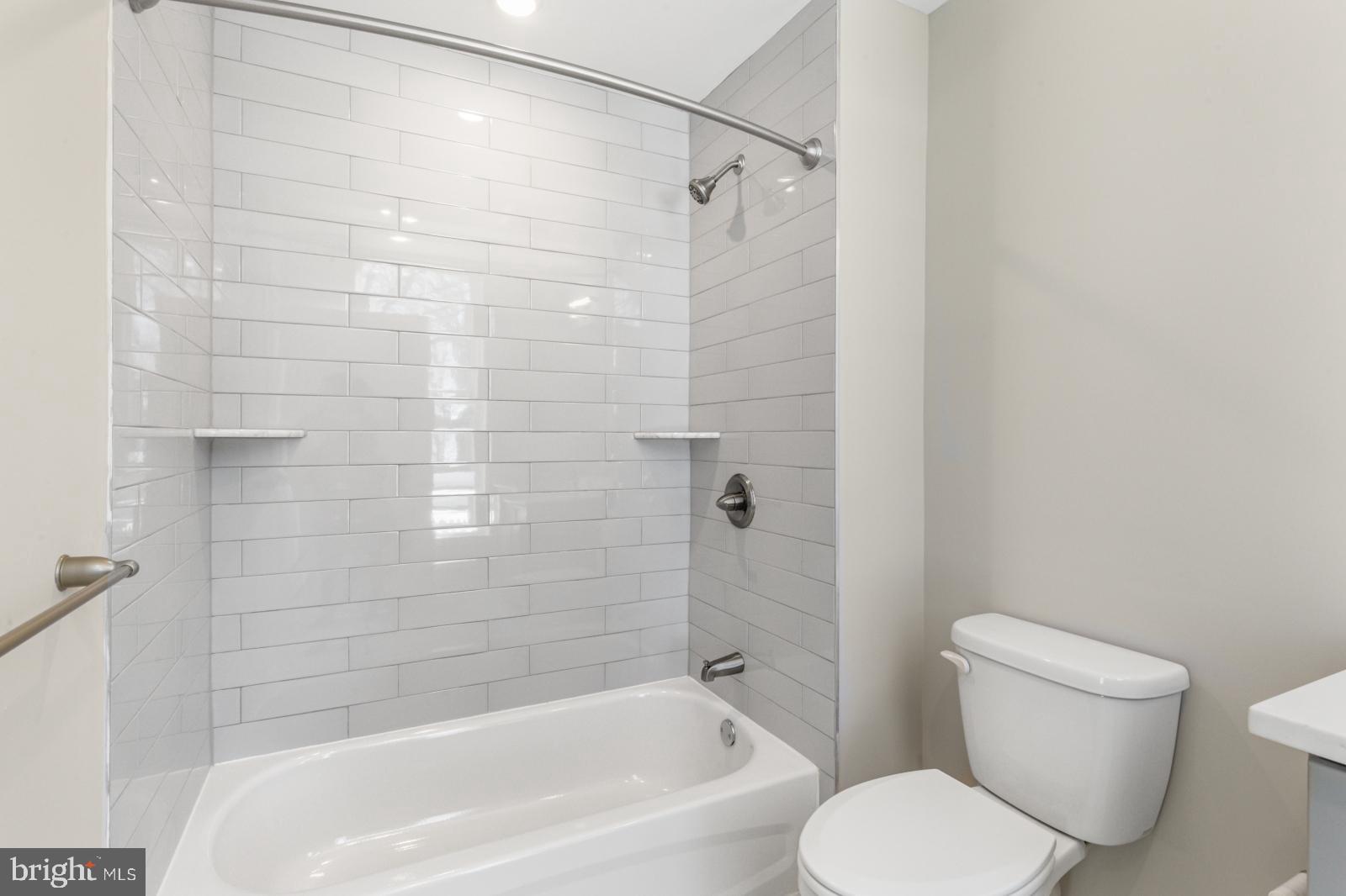 ROXBOROUGH - Residential Lease