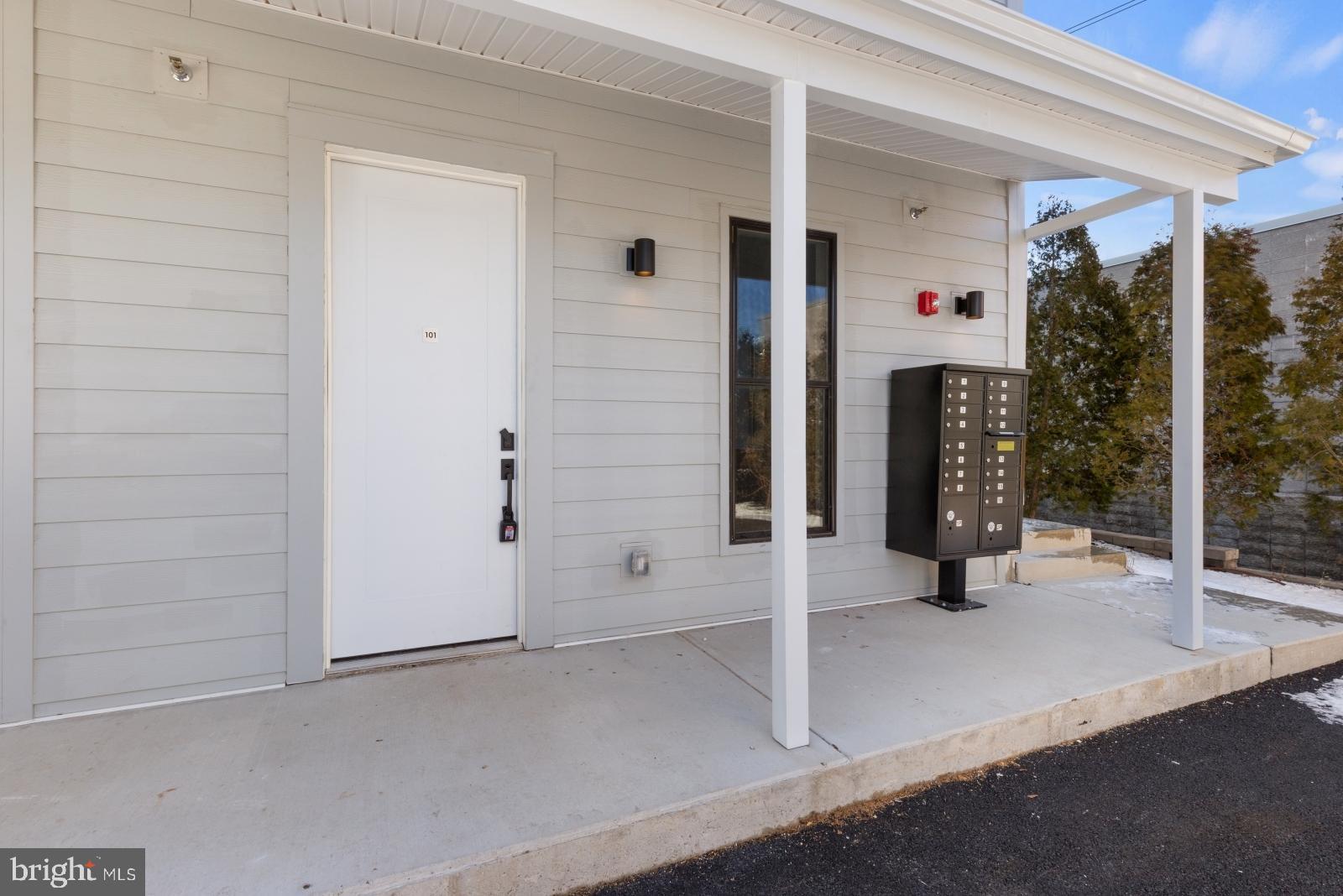 ROXBOROUGH - Residential Lease