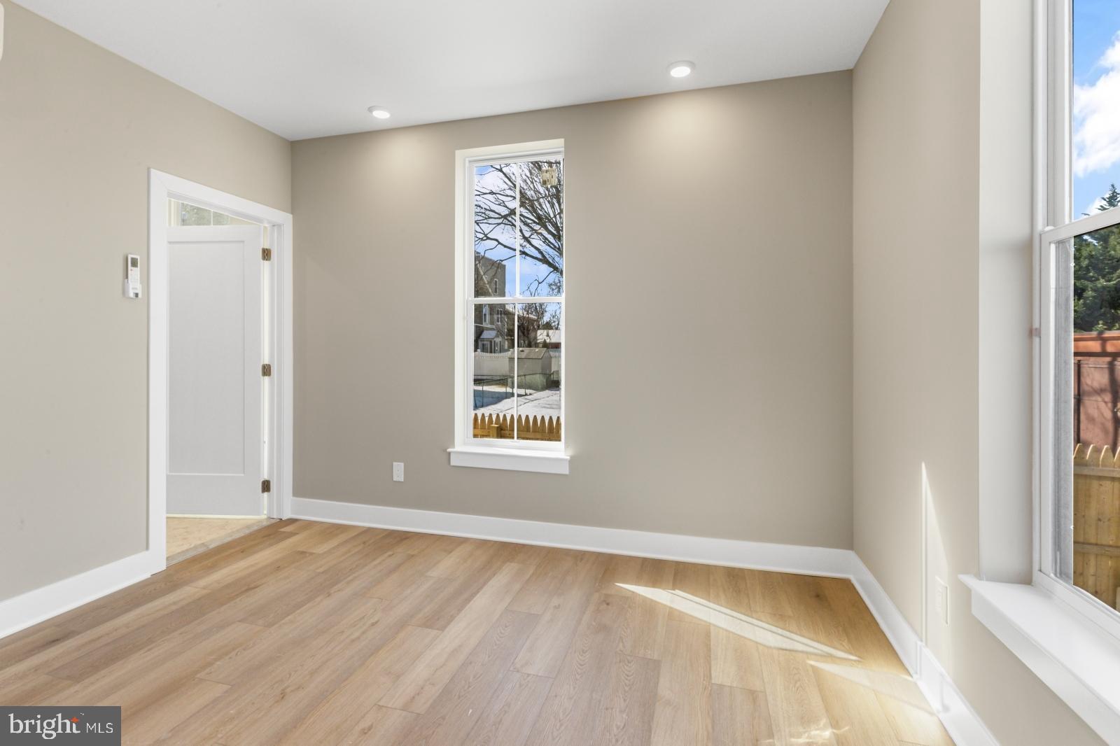 ROXBOROUGH - Residential Lease