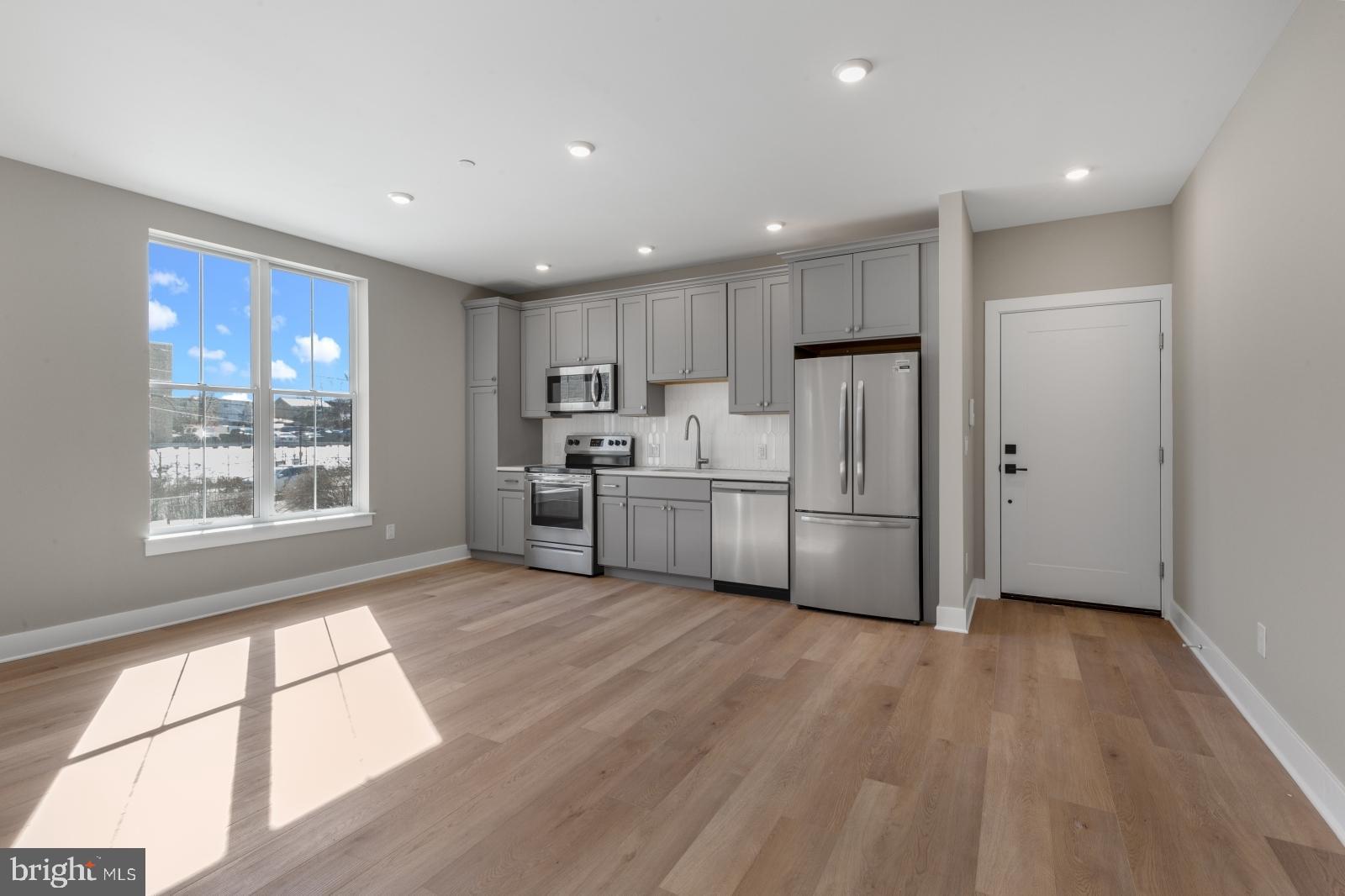 ROXBOROUGH - Residential Lease