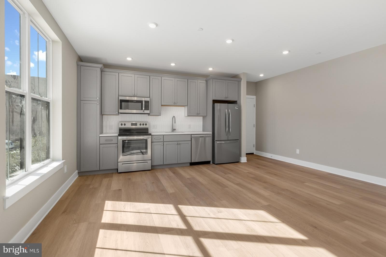 ROXBOROUGH - Residential Lease