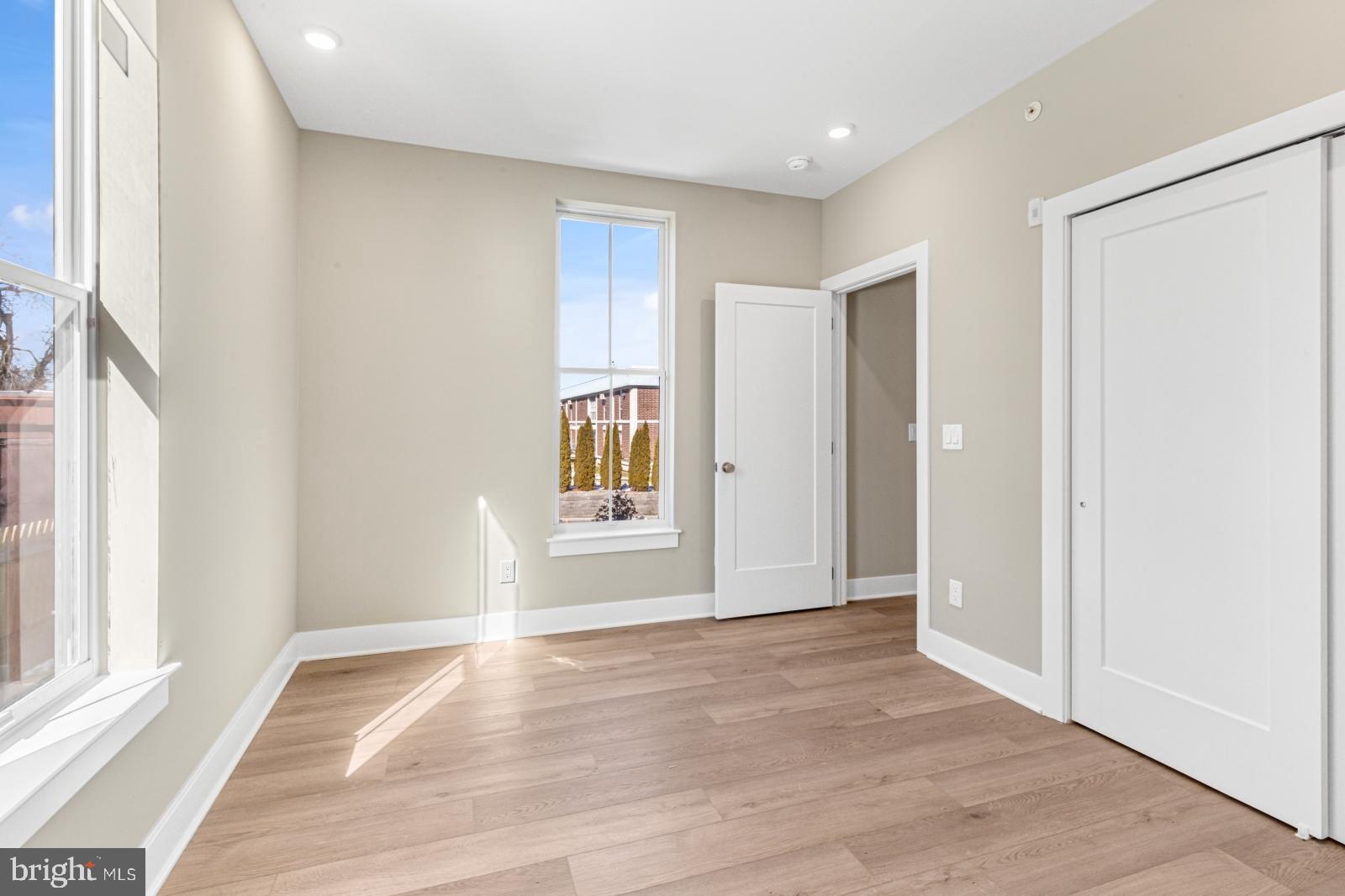 ROXBOROUGH - Residential Lease