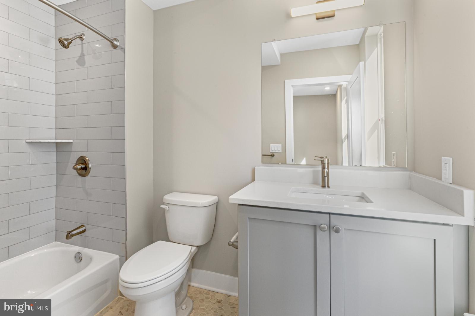 ROXBOROUGH - Residential Lease