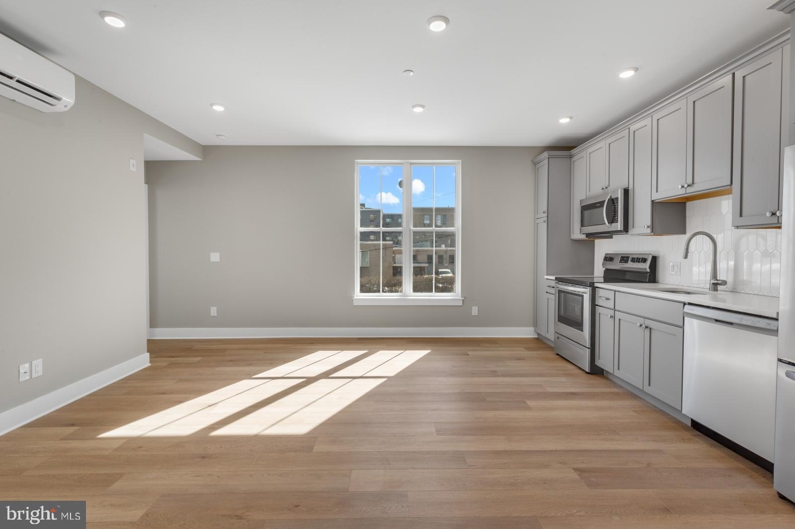 ROXBOROUGH - Residential Lease