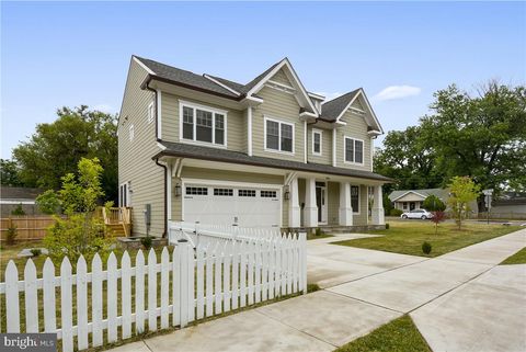 Homes For Rent - 2205 N Edison Street<br/> ARLINGTON, VA 22207