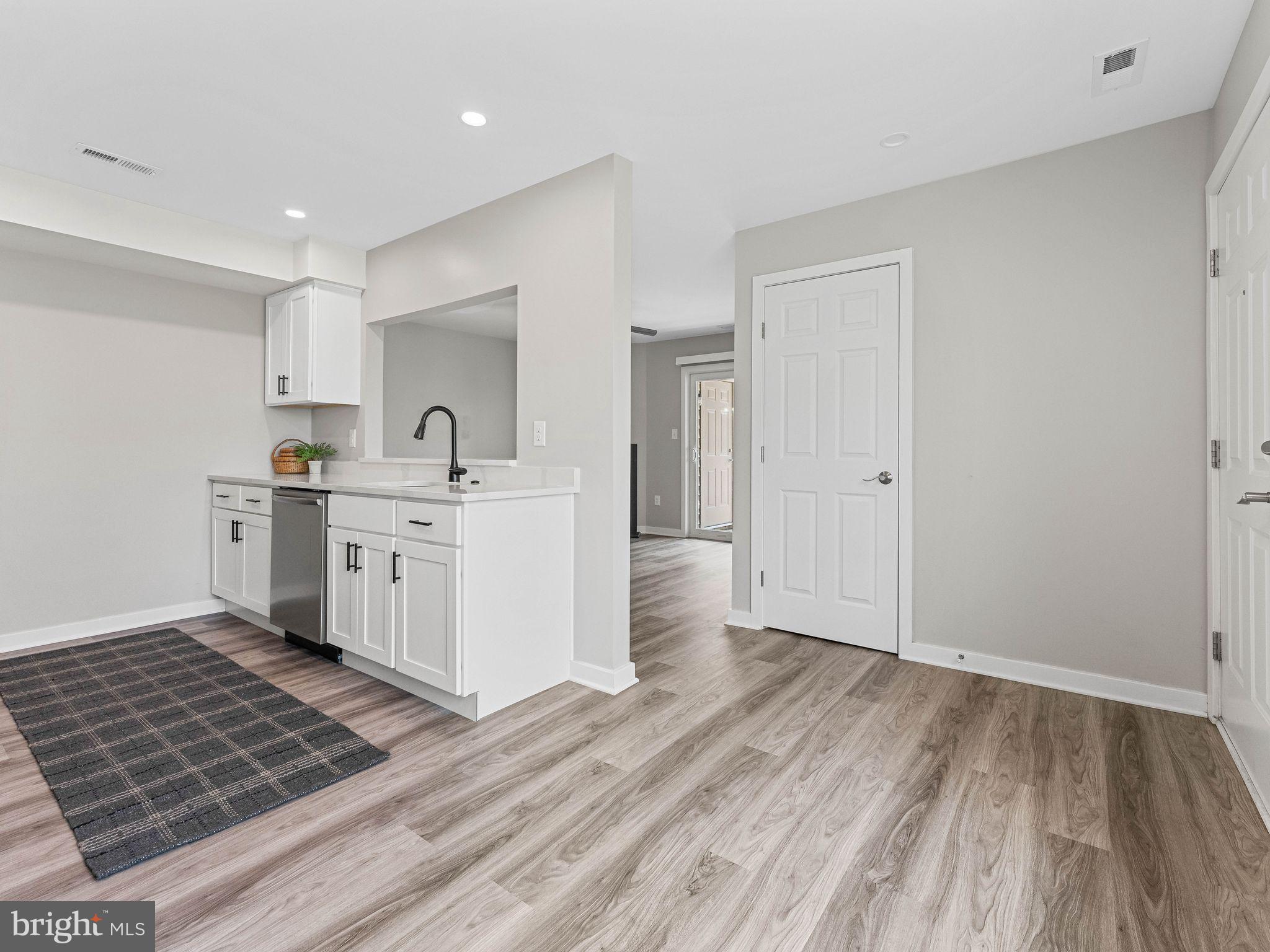 1203 ROBERTS WAY