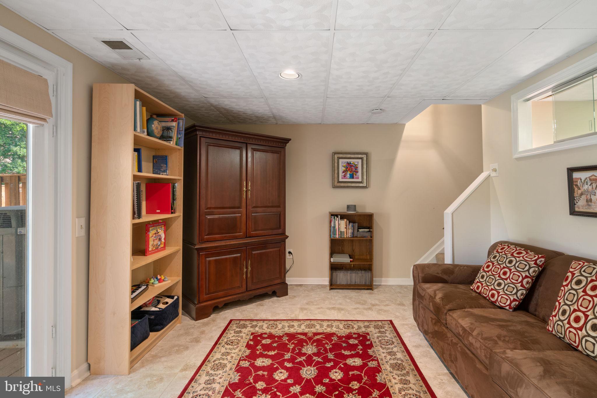 PINECREST - Residential