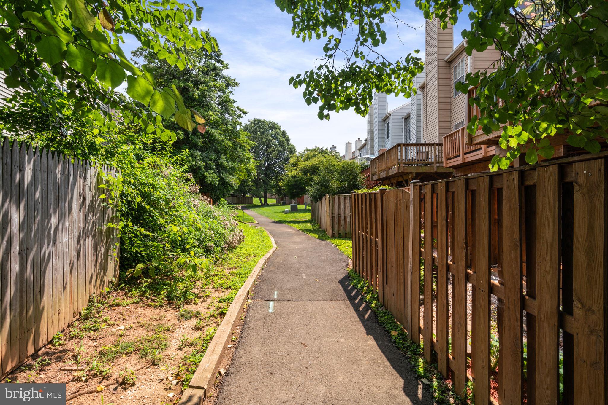 PINECREST - Residential