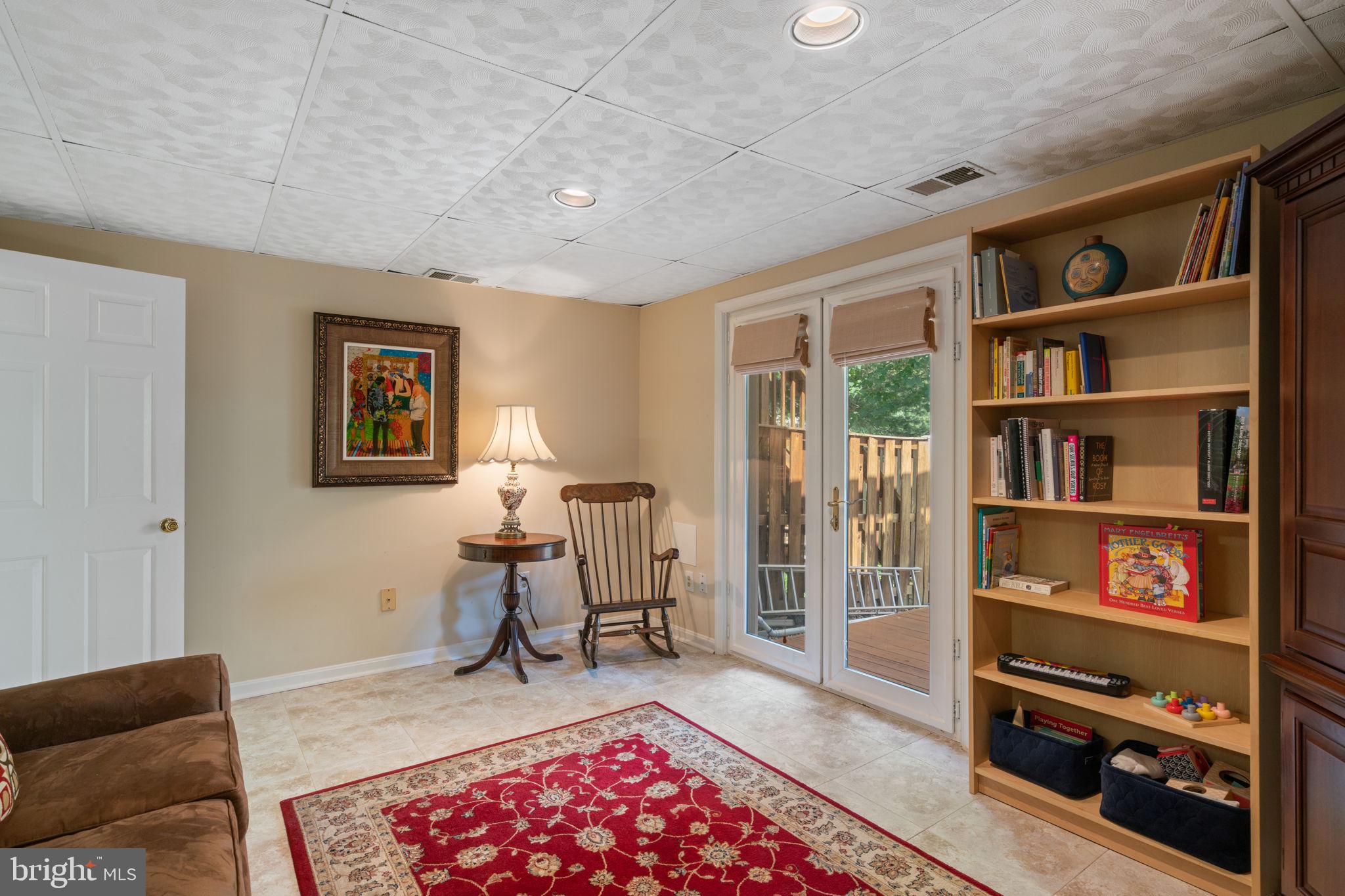 PINECREST - Residential