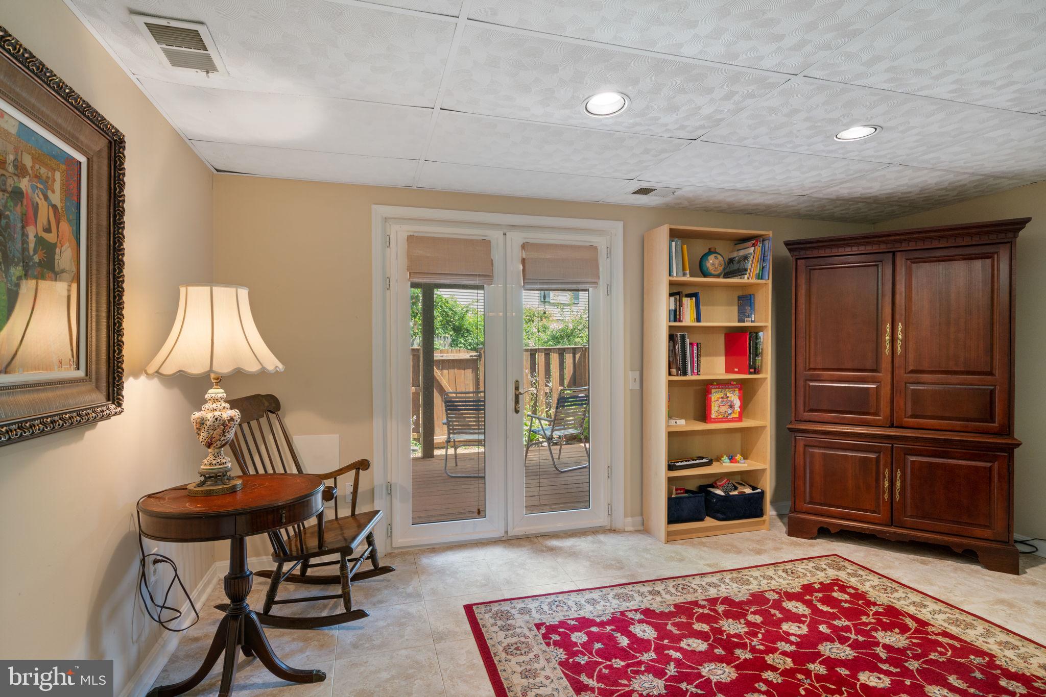 PINECREST - Residential