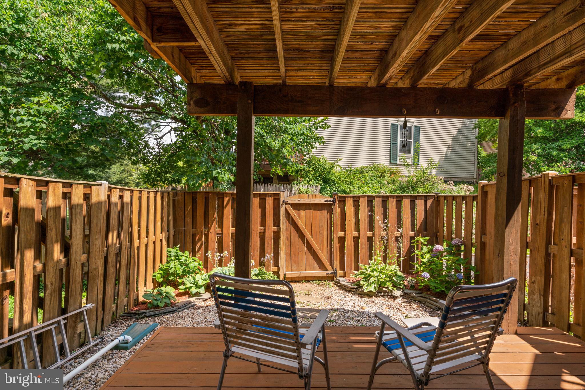 PINECREST - Residential