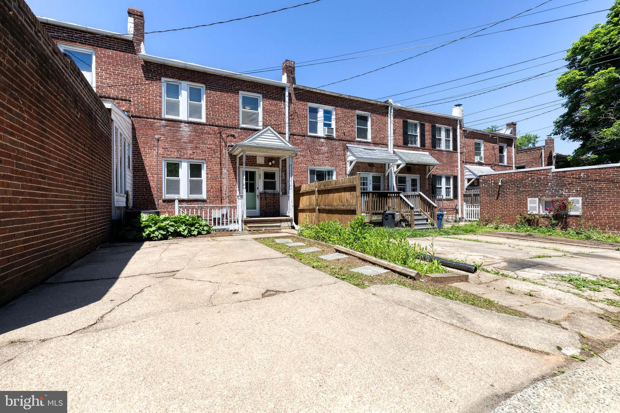 BURKLEIGH SQUARE - Residential