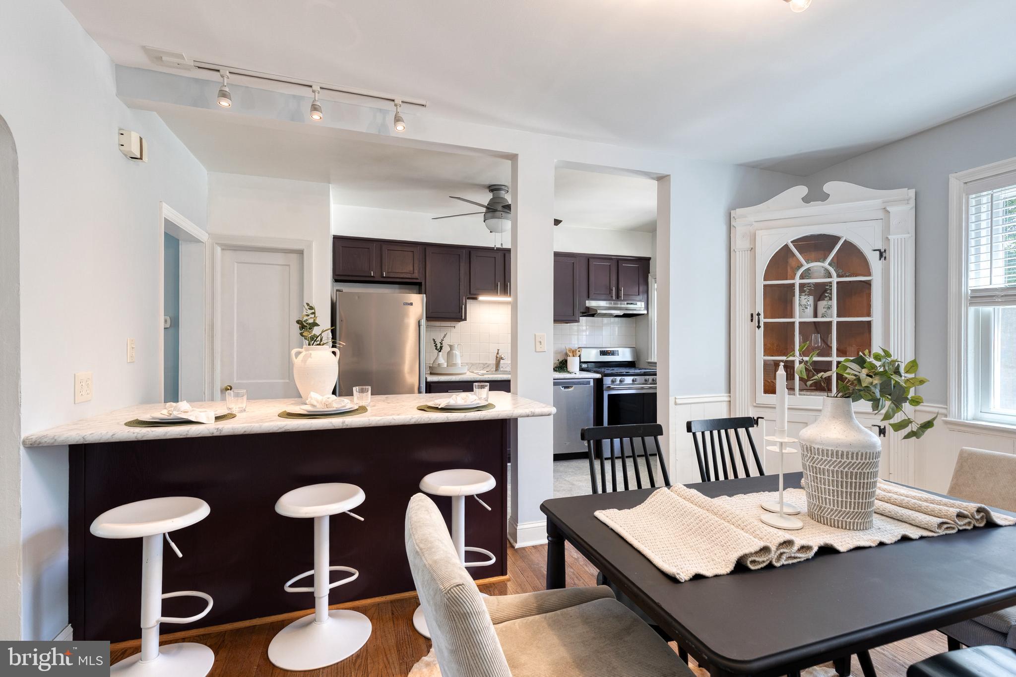 BURKLEIGH SQUARE - Residential