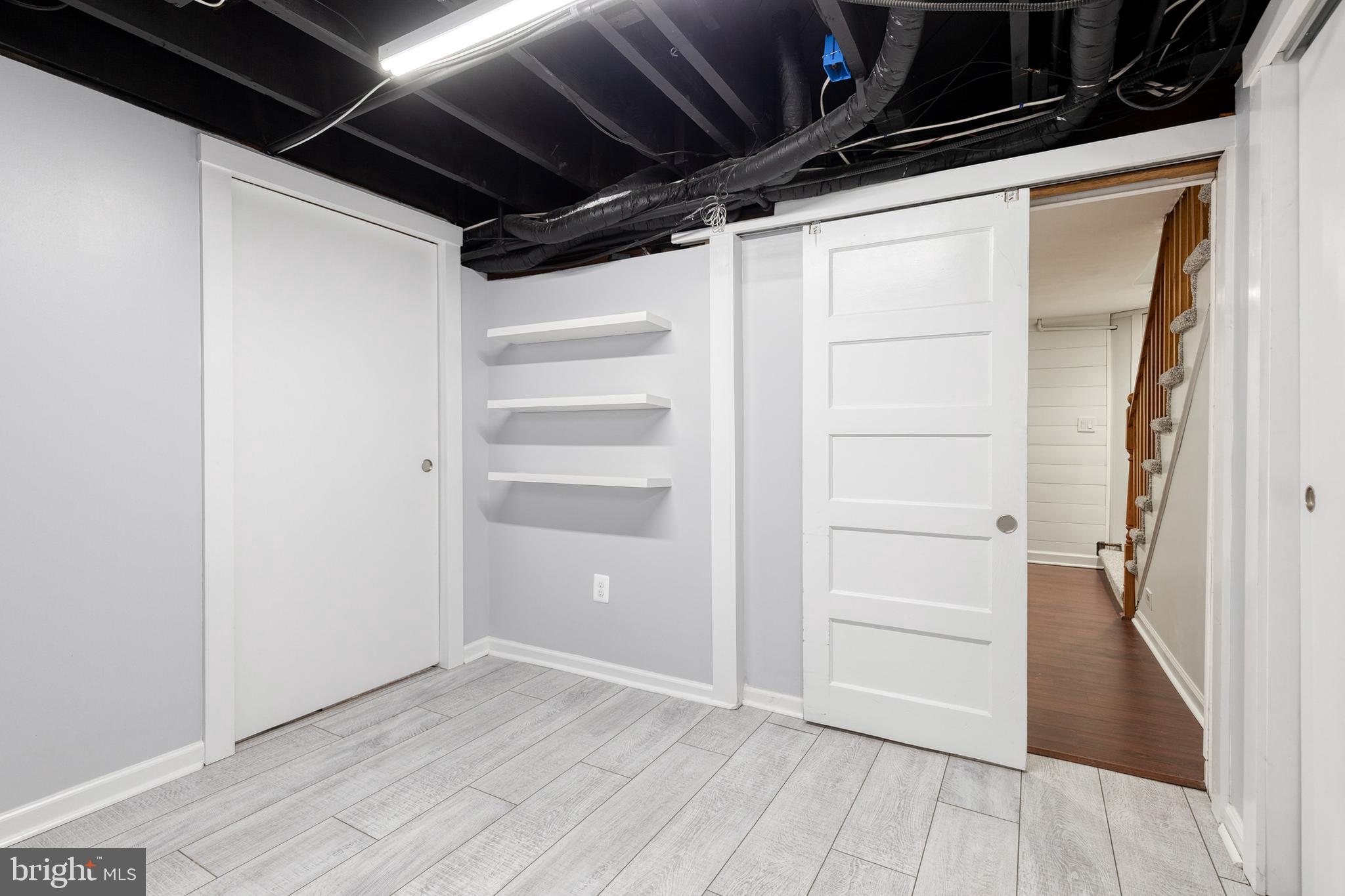 BURKLEIGH SQUARE - Residential