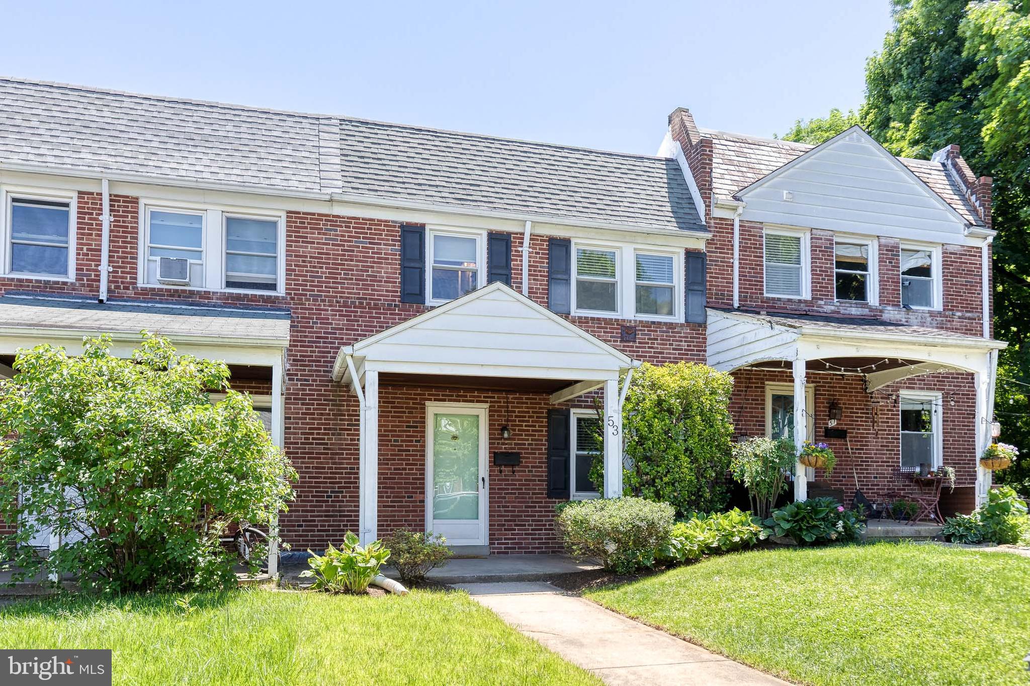 BURKLEIGH SQUARE - Residential