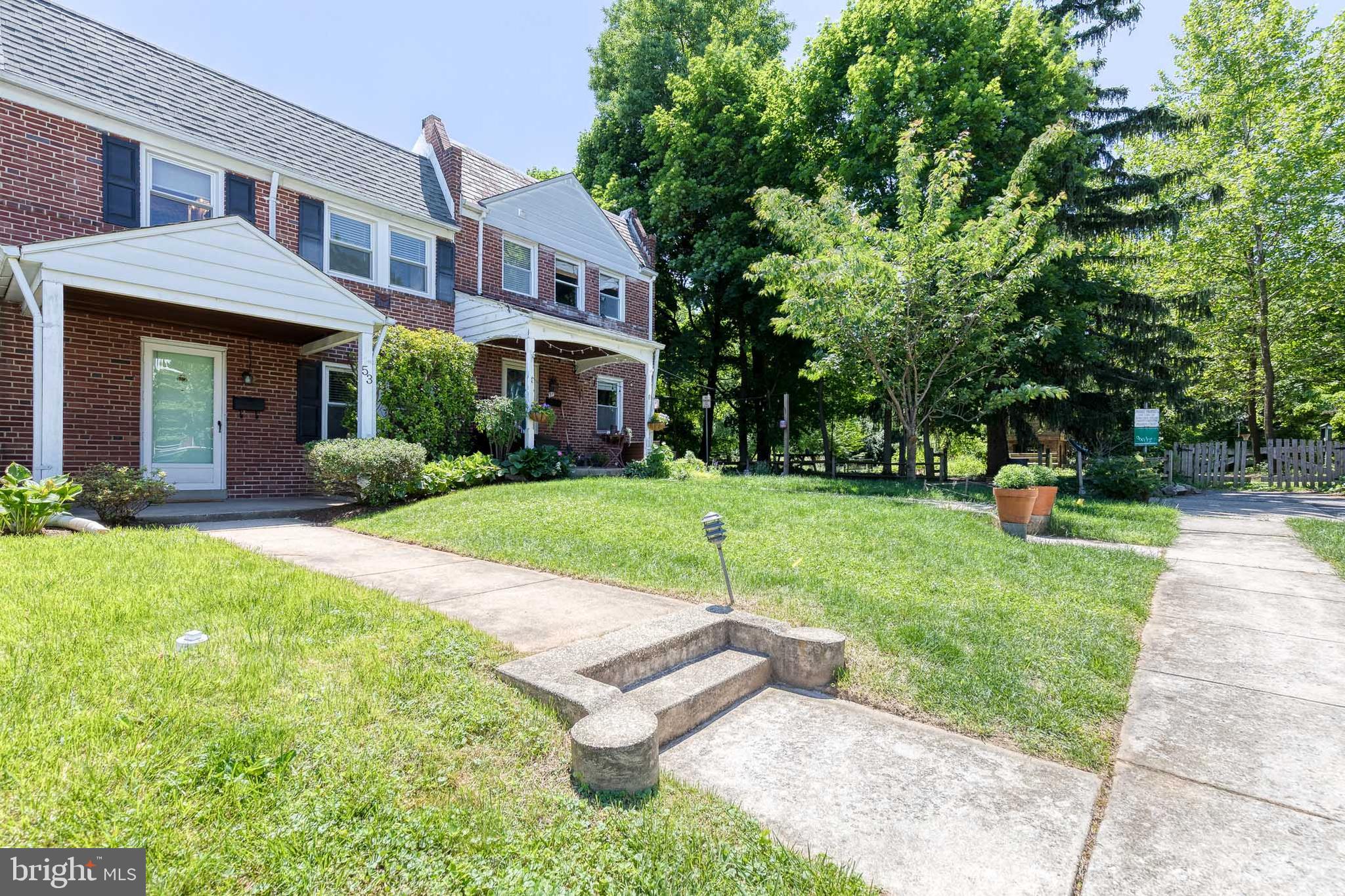 BURKLEIGH SQUARE - Residential